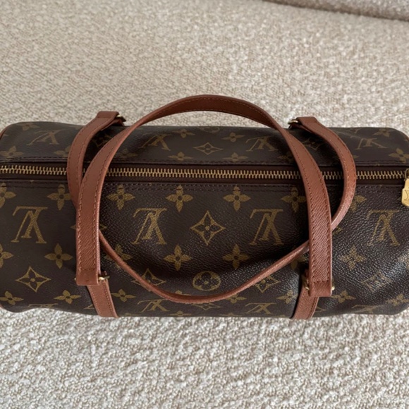 Authentic Louis Vuitton Papillon 30 Monogram - Picture 5 of 16